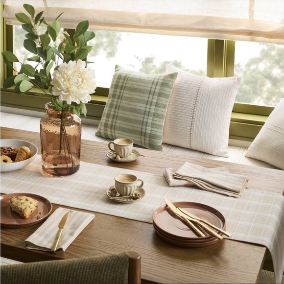 Sold Out Hearth & Hand 18"x18" Tonal Plaid Square Throw Pillow Green NWT - Picture 2 of 4